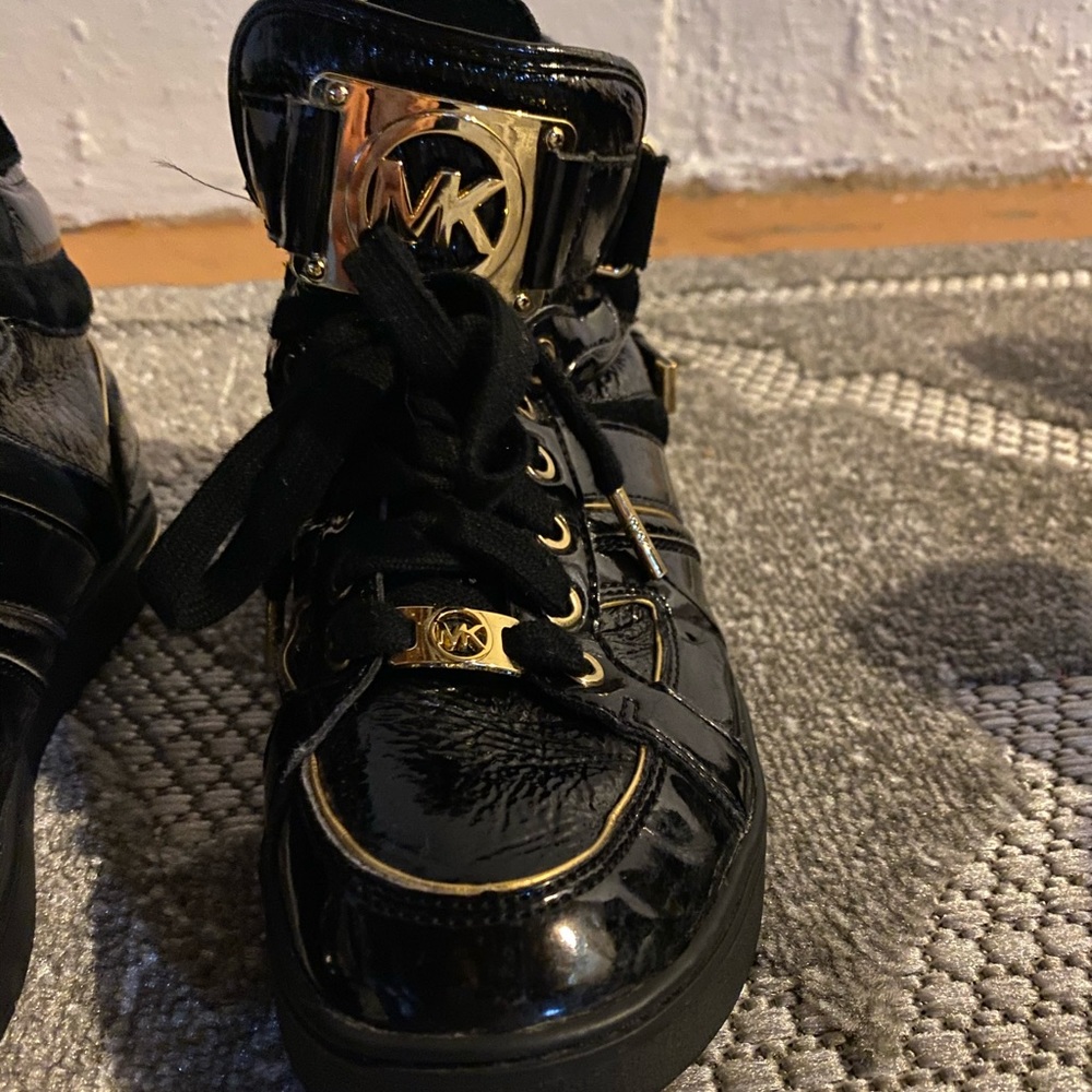 Michael Kors high top Leather Velcro/Lace sneakers